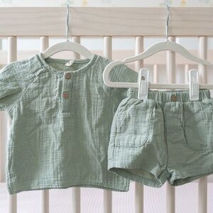 Quincy Mae Sage Short Sleeve Zion Shirt and Utility Short - Size 6-12 months